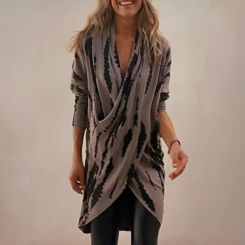 Amara | Luxurious V-neck Tunic with Loose Fit