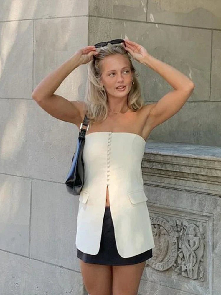 Claudia™ l Elegant stropløs top med klaplommer