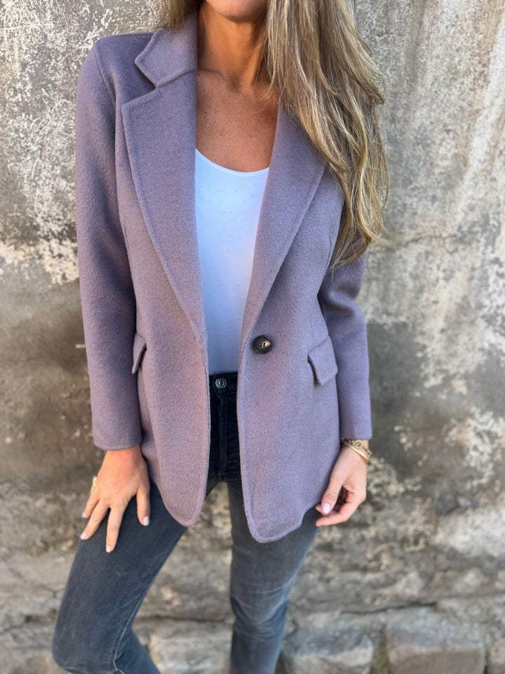 Amara | ONE-BUTTON BLAZER